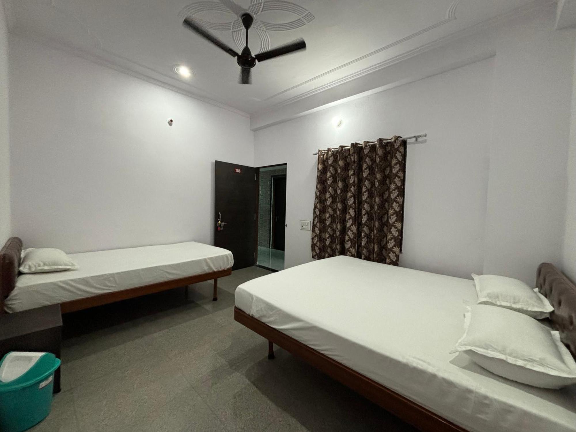 Hotel Raghunath Palace Khātu Exterior photo