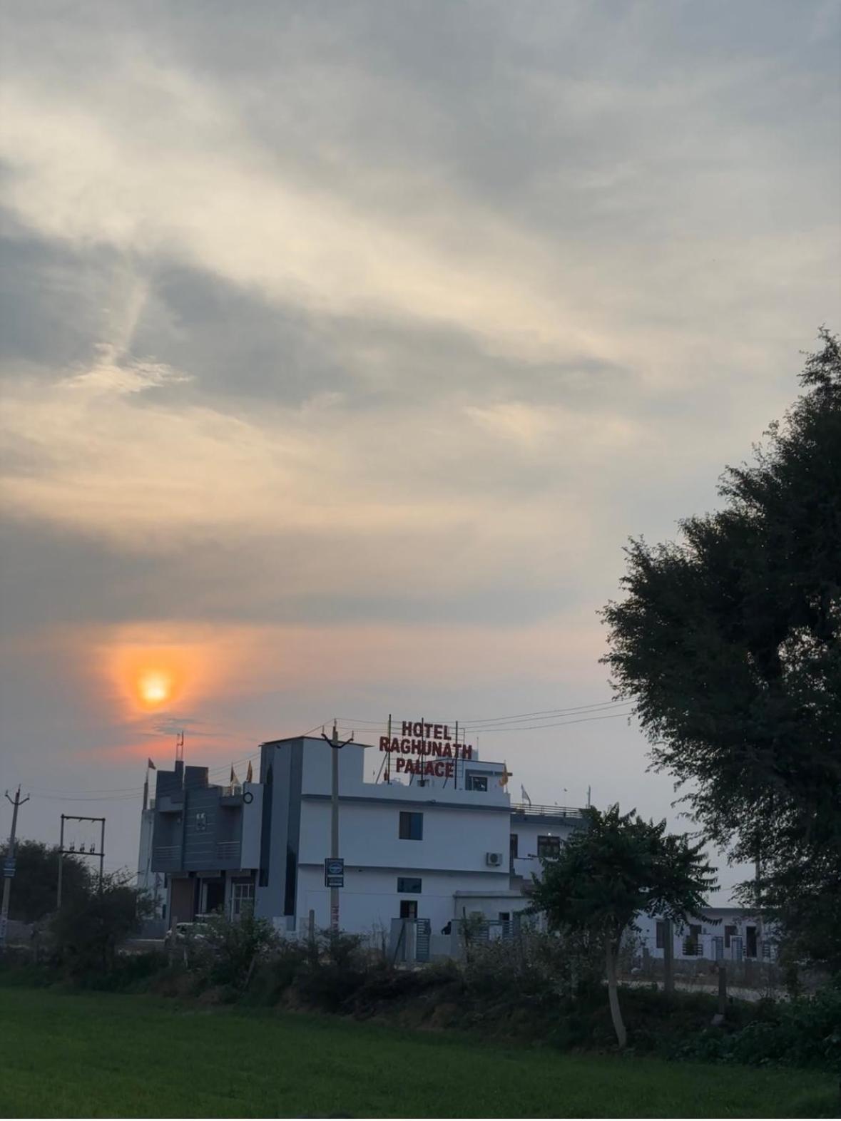 Hotel Raghunath Palace Khātu Exterior photo